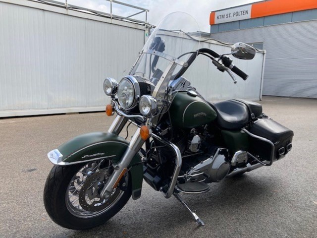 Harley-Davidson Road King Classic FLHRC (schwarz) - Bild 8