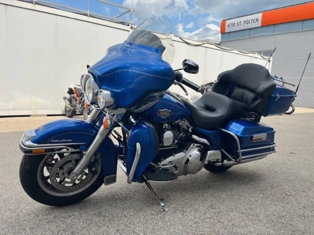 Harley-Davidson Electra Glide Classic FLHTC (blau) - Bild 10