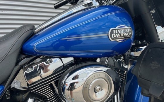 Gebrauchtmotorrad Harley-Davidson Electra Glide Classic FLHTC - Bild 5