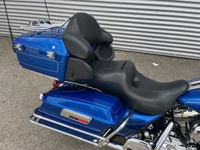 Harley-Davidson Electra Glide Classic FLHTC (blau) - Bild 7