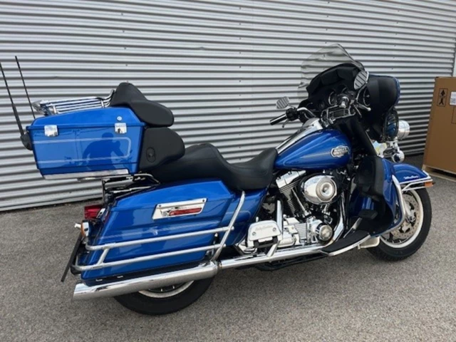 Harley-Davidson Electra Glide Classic FLHTC (blau) - Bild 8