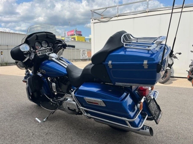 Harley-Davidson Electra Glide Classic FLHTC (blau) - Bild 9