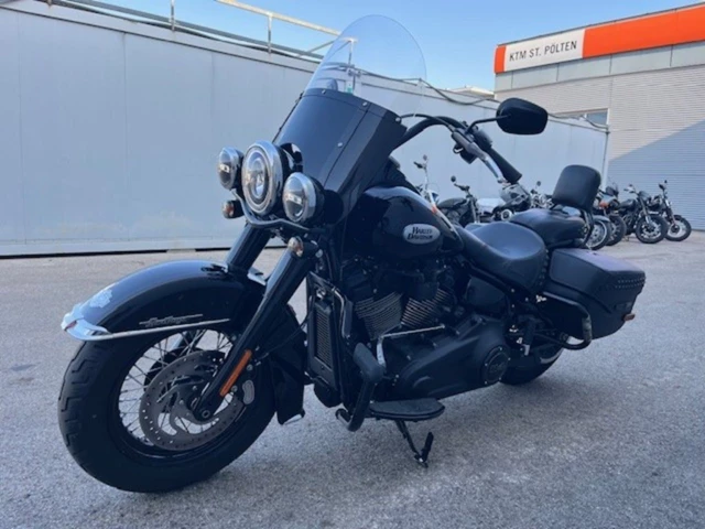 Harley-Davidson Softail Heritage Classic FLHC (schwarz) - Bild 12