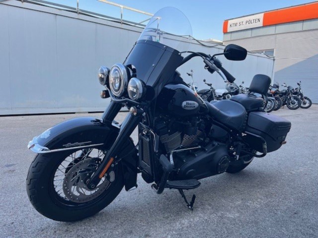 Harley-Davidson Softail Heritage Classic FLHC (schwarz) - Bild 12