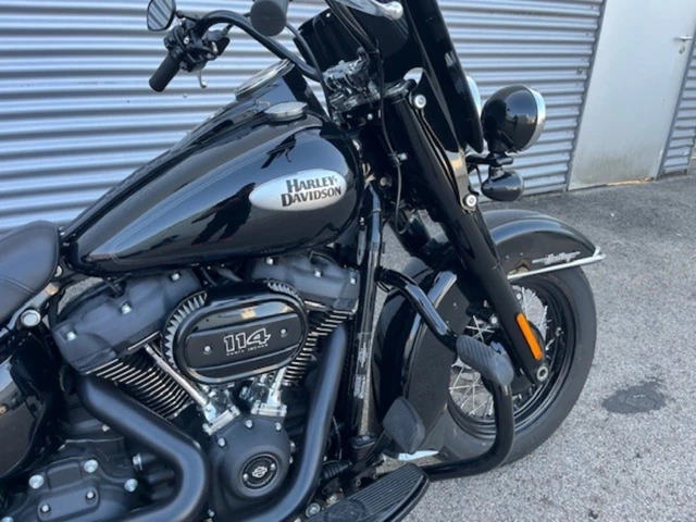 Harley-Davidson Softail Heritage Classic FLHC (schwarz) - Bild 3