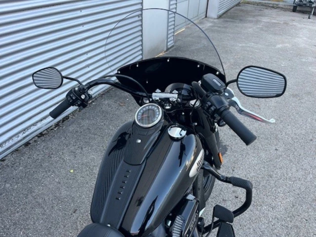 Harley-Davidson Softail Heritage Classic FLHC (schwarz) - Bild 5