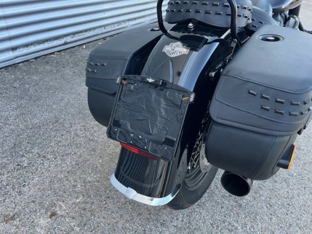 Harley-Davidson Softail Heritage Classic FLHC (schwarz) - Bild 9