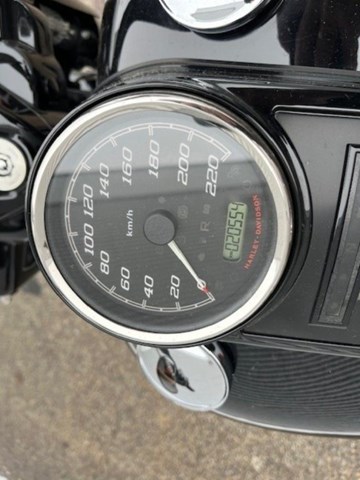 Harley-Davidson Touring Road King Special FLHRXS (schwarz) - Bild 12
