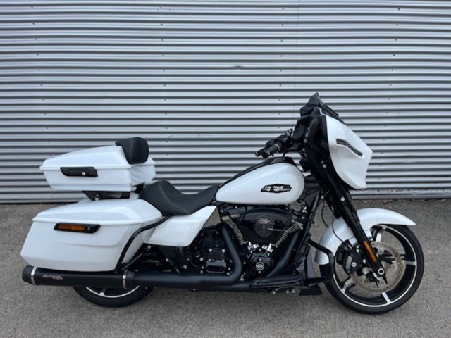 Harley-Davidson Street Glide FLHX (schwarz) - Bild 2