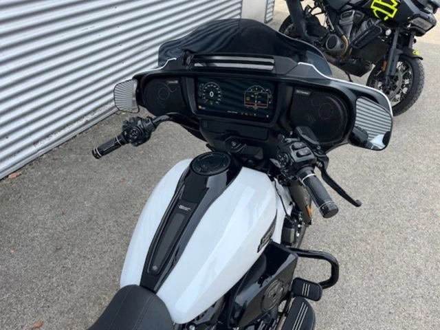 Harley-Davidson Street Glide FLHX (schwarz) - Bild 6