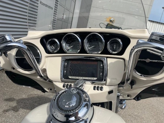 Harley-Davidson Electra Glide Ultra Classic FLHTCU (grün) - Bild 13