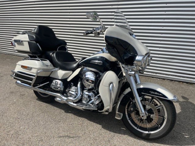 Harley-Davidson Electra Glide Ultra Classic FLHTCU (grün) - Bild 4