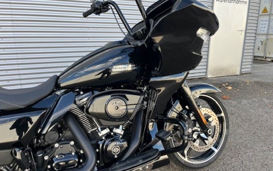 Gebrauchtmotorrad Harley-Davidson Road Glide FLTRX - Bild 3