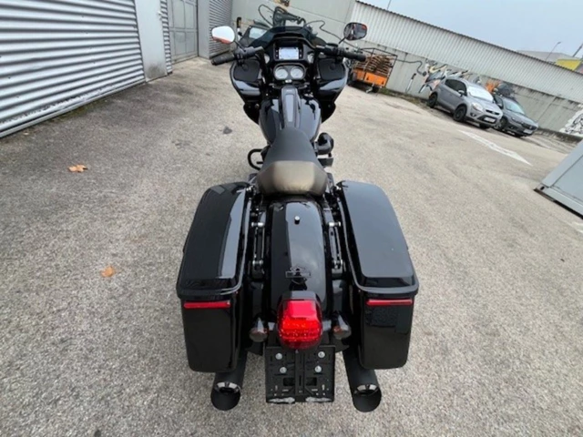 Harley-Davidson Touring Road Glide ST (schwarz) - Bild 10