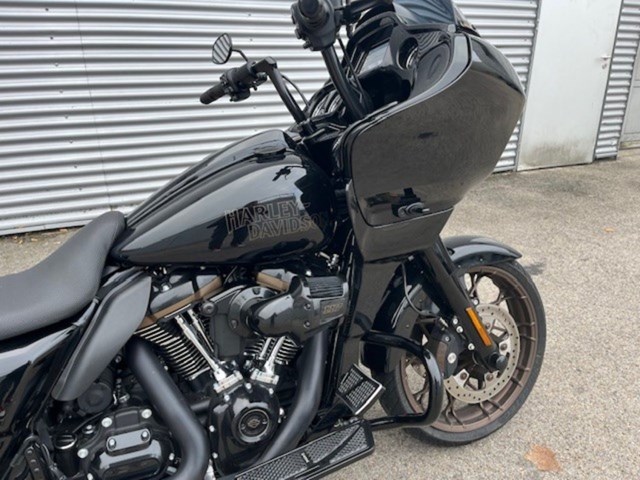 Harley-Davidson Touring Road Glide ST (schwarz) - Bild 3
