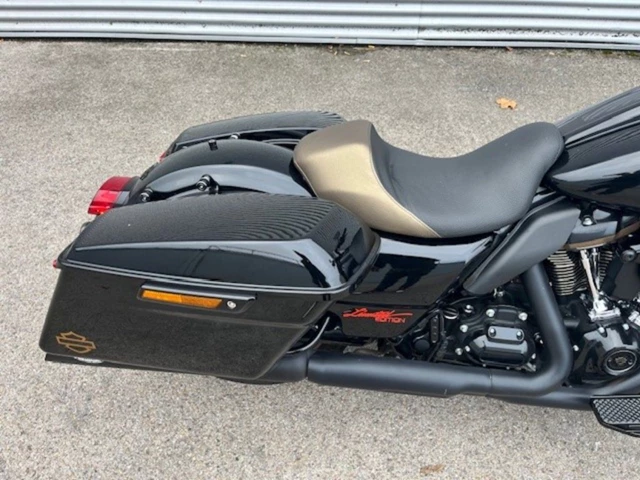 Harley-Davidson Touring Road Glide ST (schwarz) - Bild 7