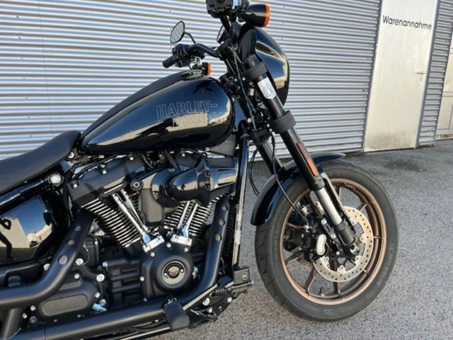 Harley-Davidson Softail Low Rider S FXLRS (schwarz) - Bild 3