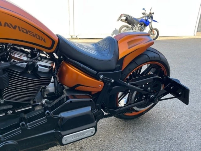 Harley-Davidson Softail Breakout 114 FXBRS (orange) - Bild 15