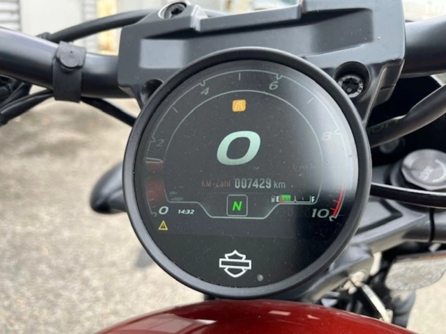 Harley-Davidson Nightster Special (rot) - Bild 11