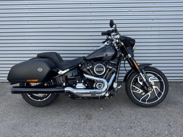 Harley-Davidson Softail Sport Glide FLSB (schwarz) - Bild 2