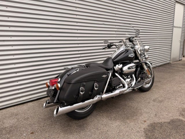 Harley-Davidson Road King Classic FLHRC (schwarz) - Bild 4