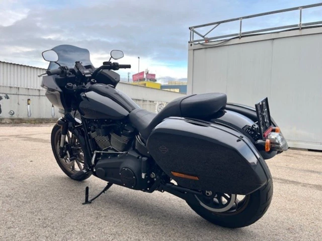 Harley-Davidson Softail Low Rider ST (schwarz) - Bild 10