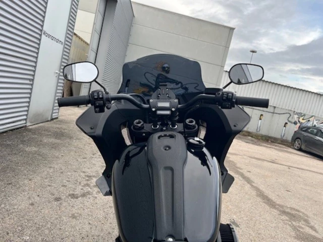 Harley-Davidson Softail Low Rider ST (schwarz) - Bild 13