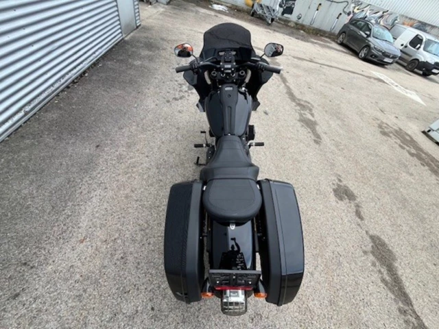 Harley-Davidson Softail Low Rider ST (schwarz) - Bild 9