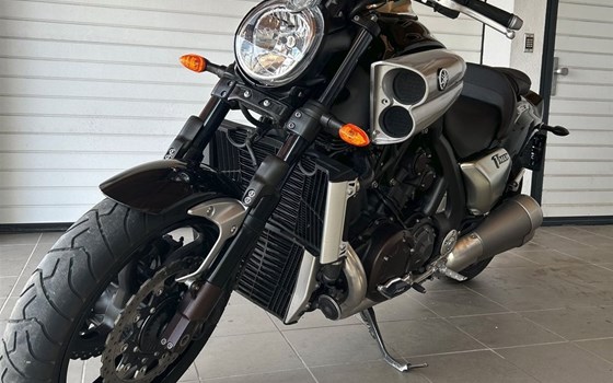 Gebrauchtmotorrad Yamaha V-MAX - Bild 2