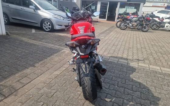 Gebrauchtmotorrad Honda VFR 800 F - Bild 3