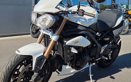 Gebrauchtmotorrad Triumph Speed Triple 1050 - Bild 1