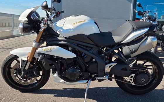 Gebrauchtmotorrad Triumph Speed Triple 1050 - Bild 2