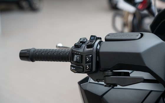 Neufahrzeug Kymco AK 575i ABS Premium - Bild 8