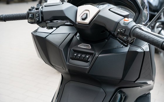 Neufahrzeug Kymco AK 575i ABS Premium - Bild 9