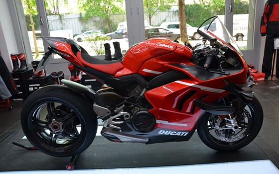 Gebrauchtmotorrad Ducati Panigale V4 Superleggera - Bild 2