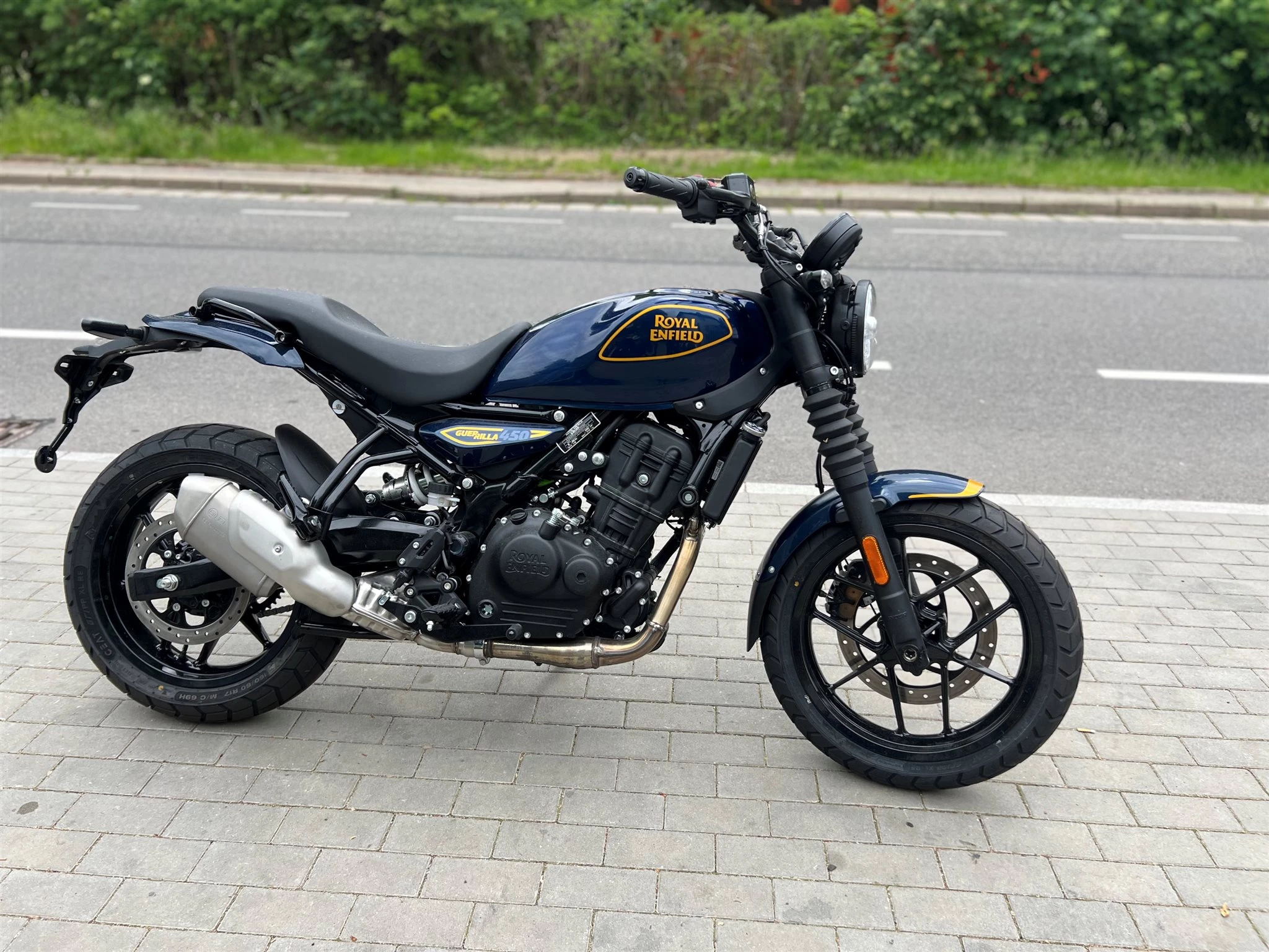 Royal Enfield Guerrilla 450