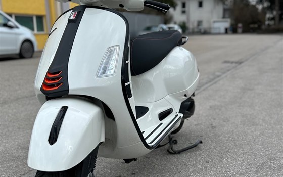 Gebrauchtmotorrad Vespa GTS 300 Super Sport - Bild 2