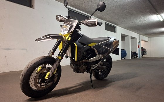 Gebrauchtmotorrad Husqvarna 701 Supermoto - Bild 4