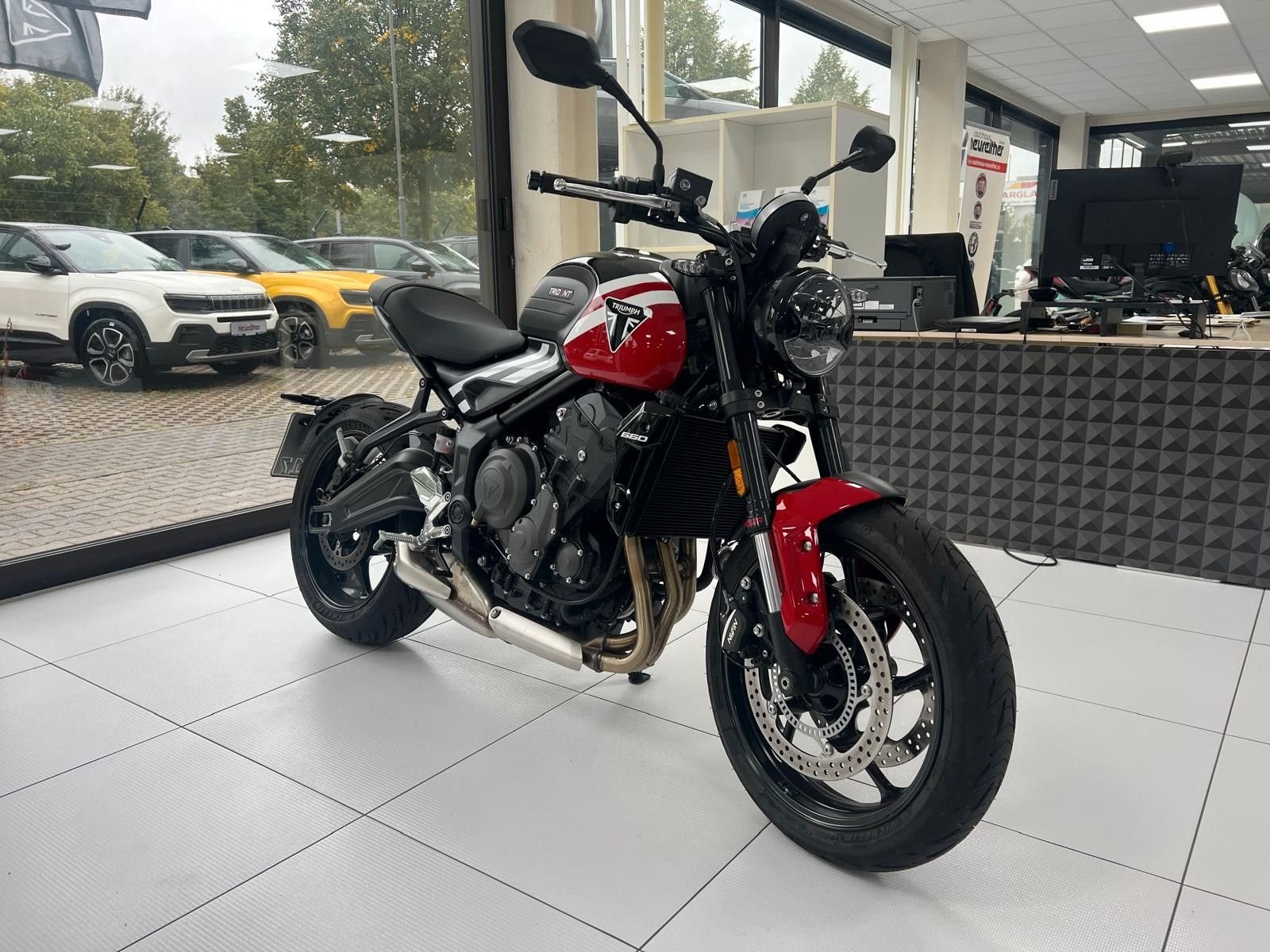 Triumph Trident 660