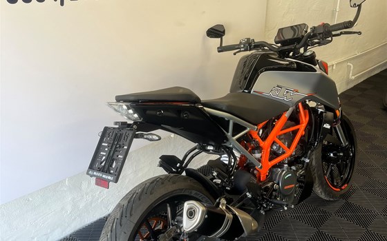Gebrauchtmotorrad KTM 125 Duke - Bild 3