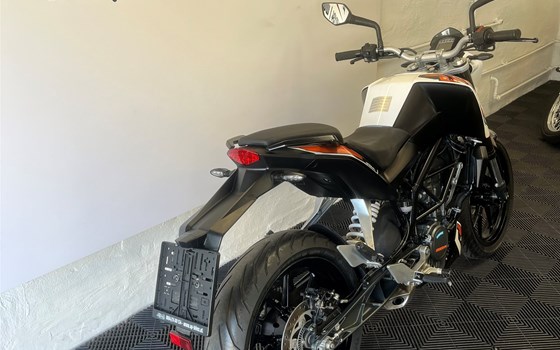 Gebrauchtmotorrad KTM 125 Duke - Bild 3