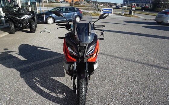 Neufahrzeug Voge SR1 ADV 125 ABS TCS - Bild 6