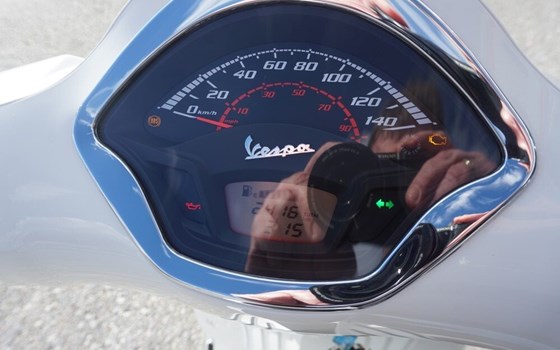 Gebrauchtmotorrad Vespa GTS 300 i.e. Super - Bild 6