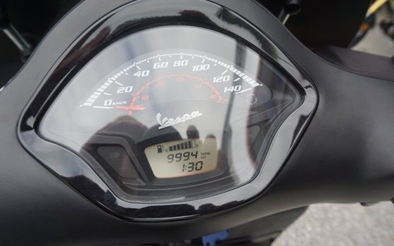 Gebrauchtmotorrad Vespa GTS 125ie Super Notte ABS - Bild 13