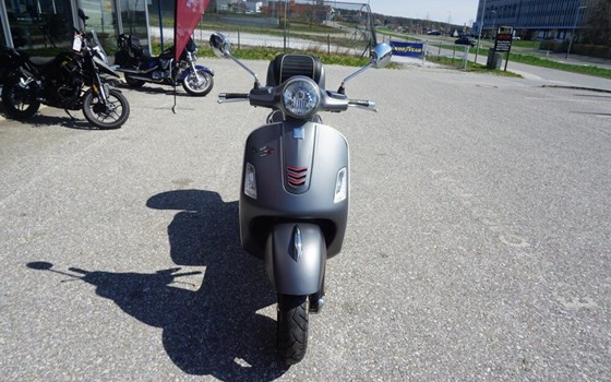 Gebrauchtmotorrad Vespa GTS 125 i.e. Super Sport - Bild 4