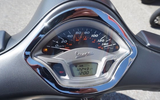Gebrauchtmotorrad Vespa GTS 125 i.e. Super Sport - Bild 8