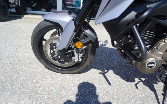 Gebrauchtmotorrad QJ Motor SRT 700 - Bild 5