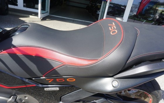 Gebrauchtmotorrad Honda Integra - Bild 5