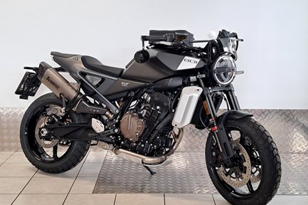 Husqvarna Svartpilen 801