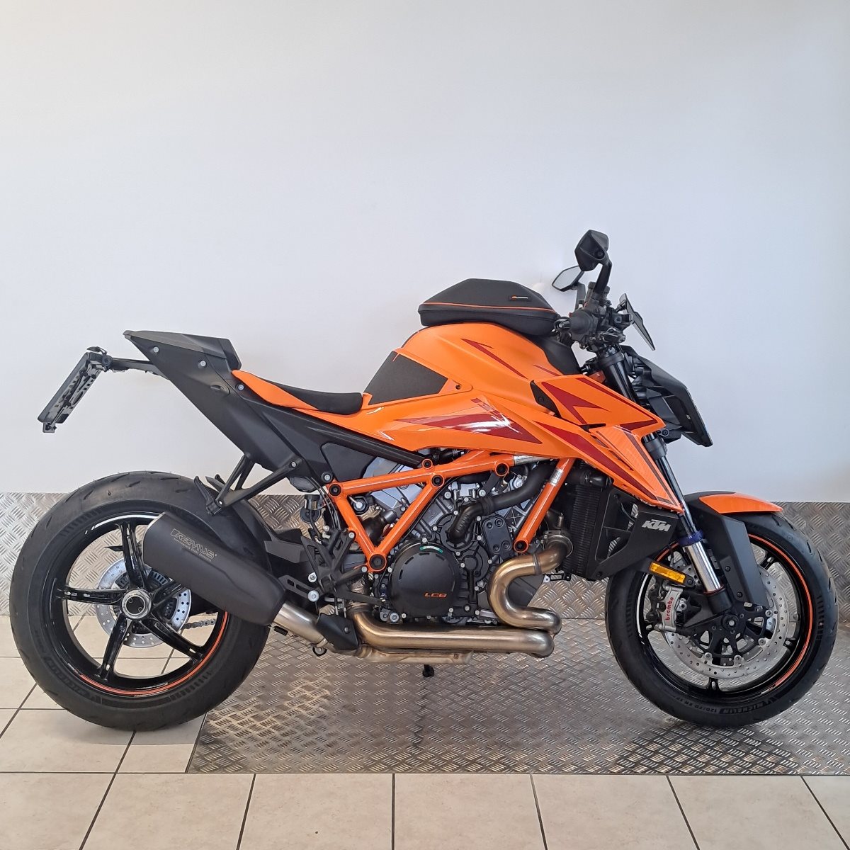 KTM 1390 Super Duke R EVO